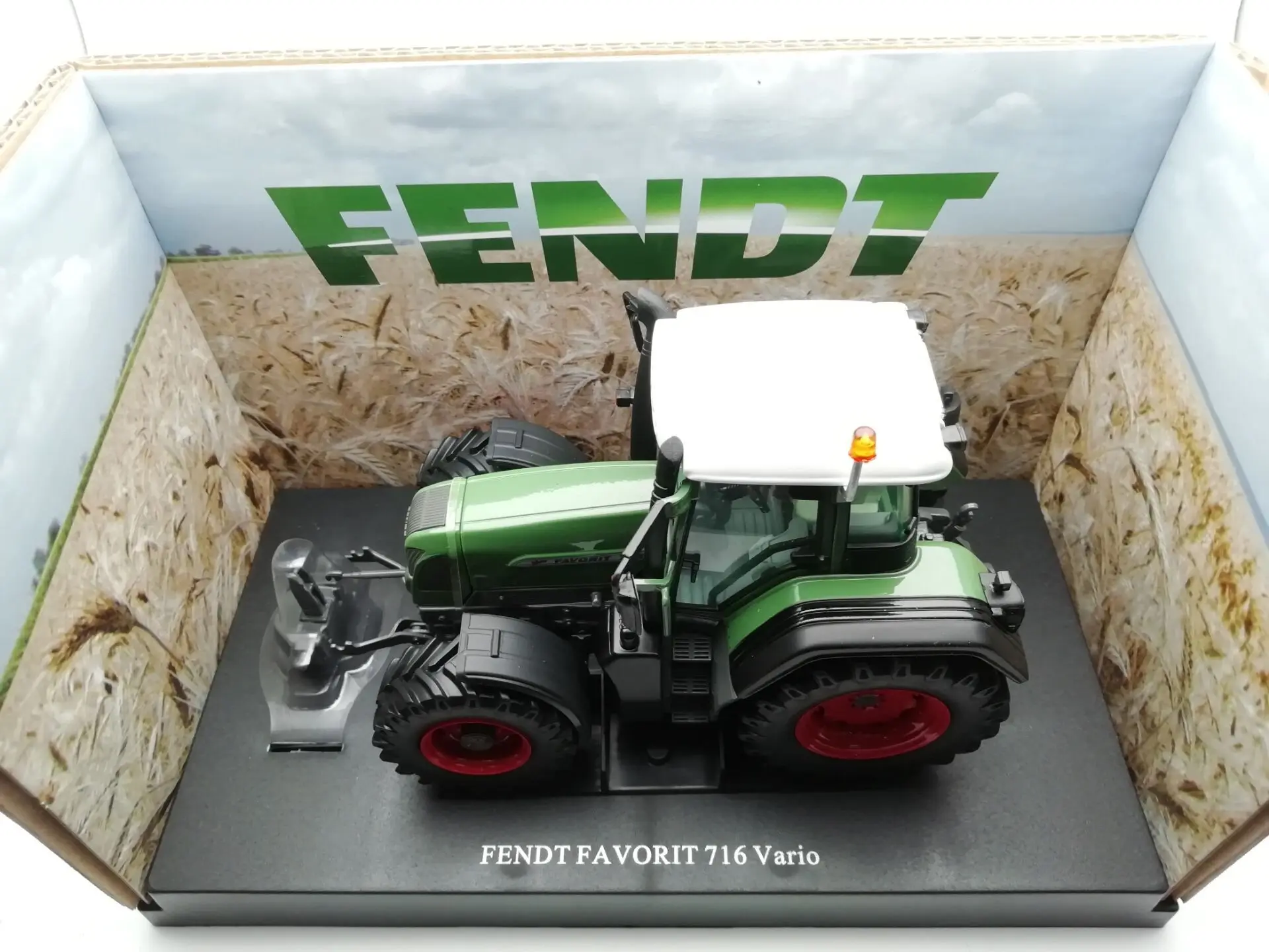 UH 4890 1:32 FENDT FAVORIT 716 Vario сельскохозяйственные тракторы сплав модель автомобиля
