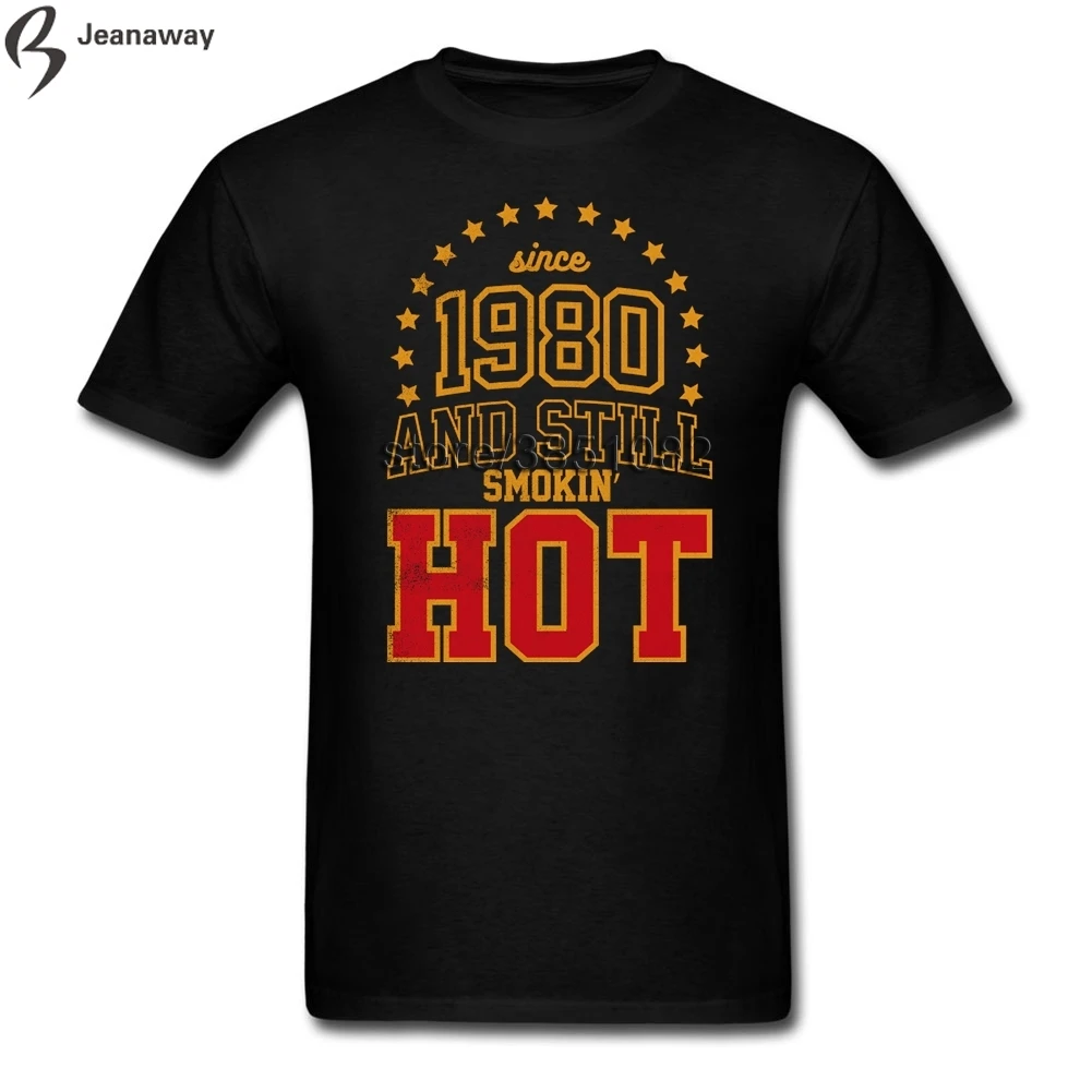 Весна Ти классическая с 1980 года и до сих пор Smokin Hot футболка черный короткий рукав