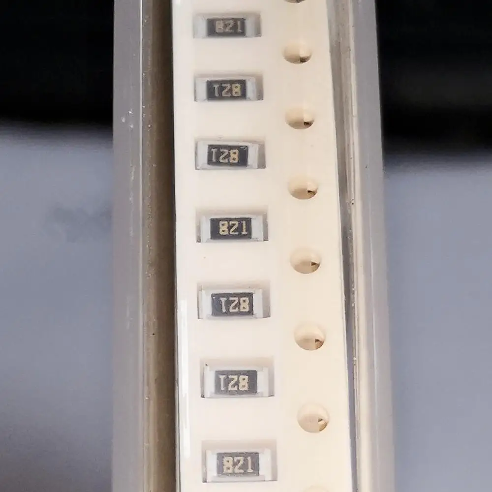 

MCR18EZPJ821 RES SMD 820 OHM 5% 1/4W 1206