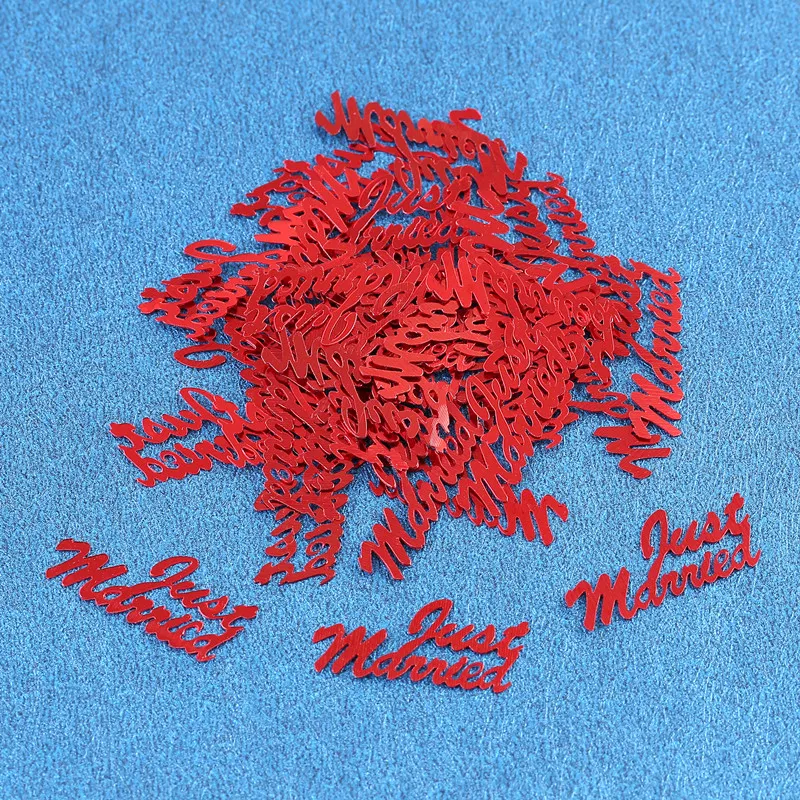 150 г красный только что замужний стол с надписью разброс брак годовщина посыпать