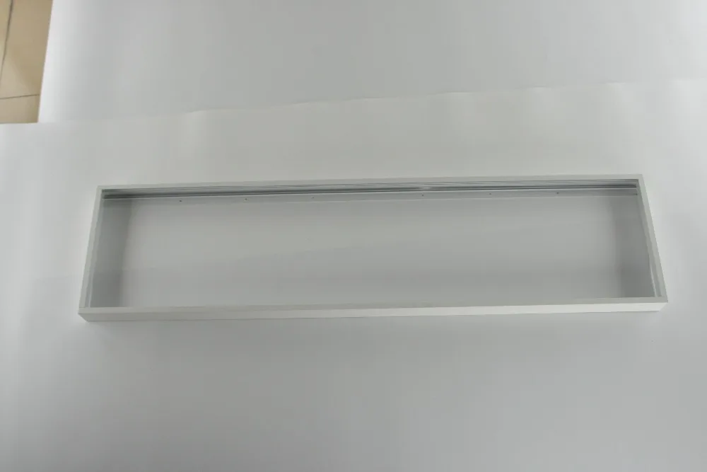 

Бесплатная доставка, супер тонкий дизайн, монтируемая поверхность, Светодиодная панель, рамка 300x1200x50мм, алюминиевый материал, серебристый и...