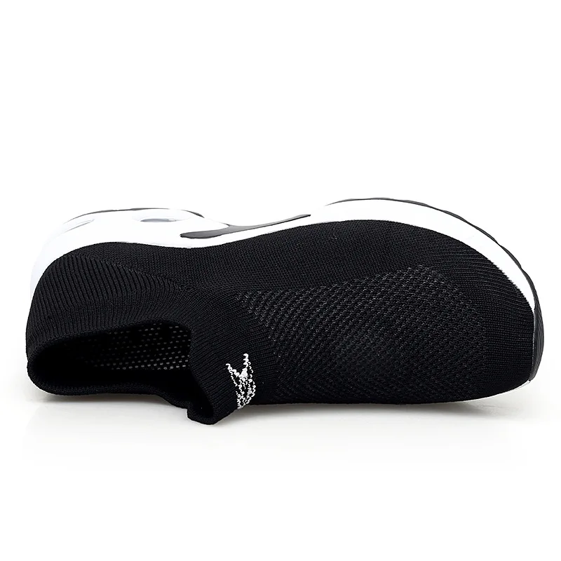 Женские кроссовки больших размеров Стрейчевая обувь на плоской платформе Модная