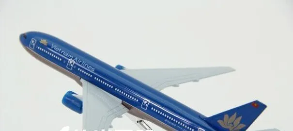 Модель самолета B777 20 см авиакомпании вьетнамские авиалинии модель