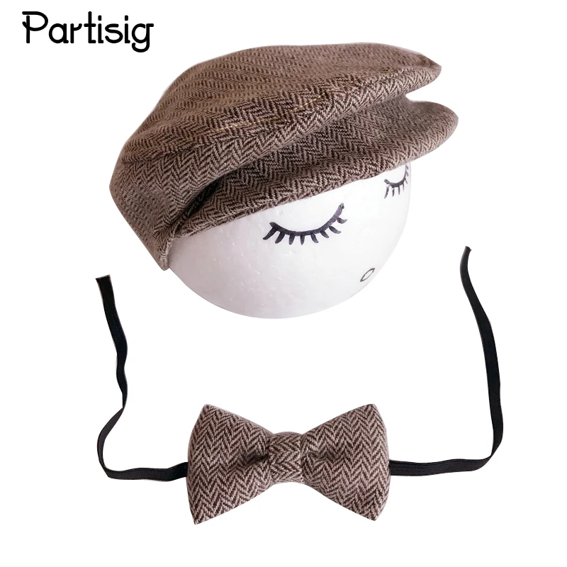 

Infant Gentleman Cap And Bow Tie Set Newborn Photography Props