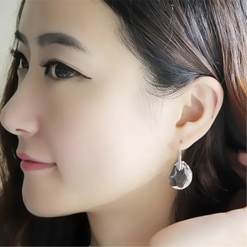 Japanese and Korean Personality Peas Transparent White Crystal Earrings for Women Fashion Jewelry Lover Tears Brincos images - 6
