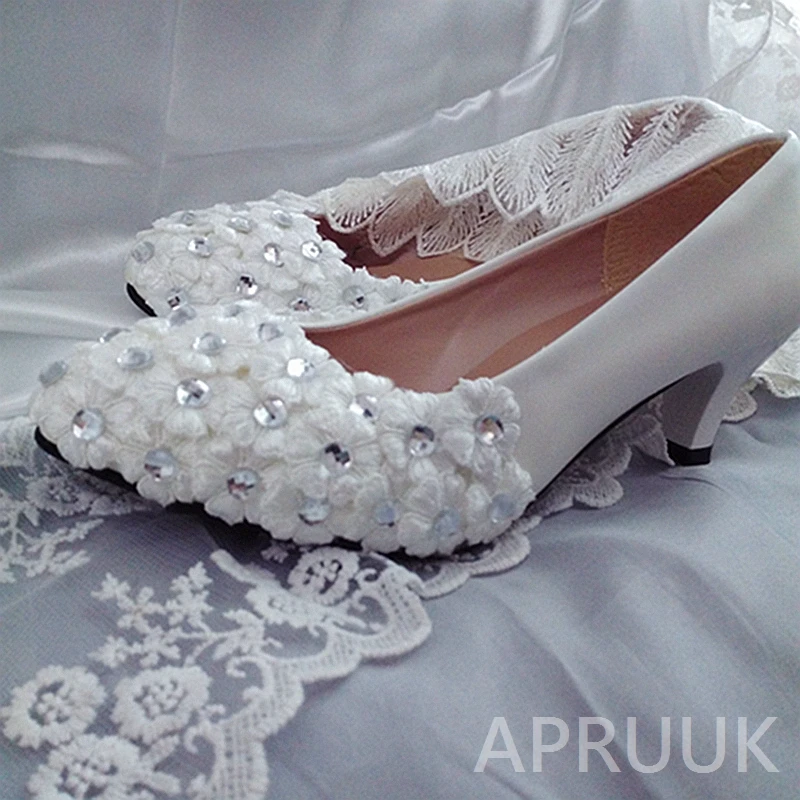 

Fashion new design lace crystal wedding pumps shoes bride slip on plus size 41 42 in sotck white lace ladies party dancing pump