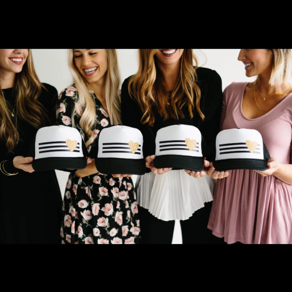 DongKing блестящие шапки тракеры в форме сердца для взрослых модная шапка Hey You