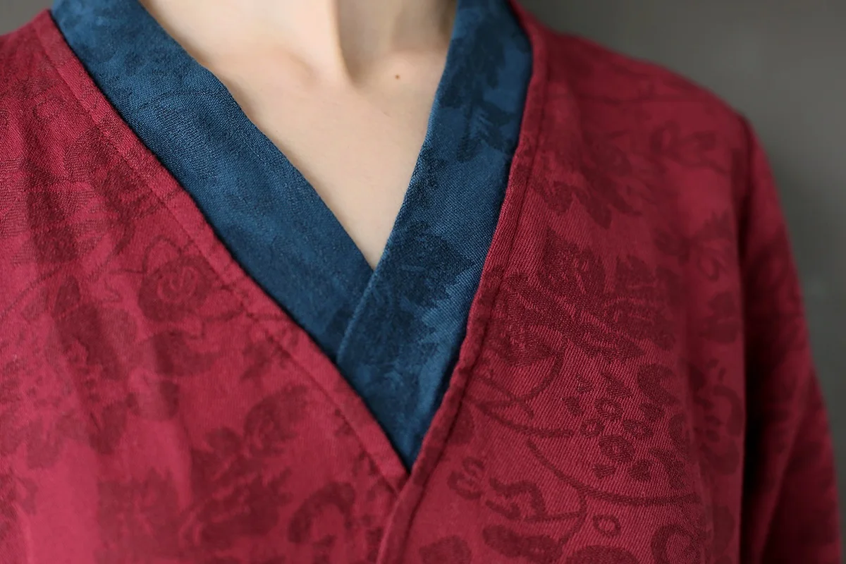 Платье жаккардовое с V-образным вырезом и завышенной талией в японском стиле