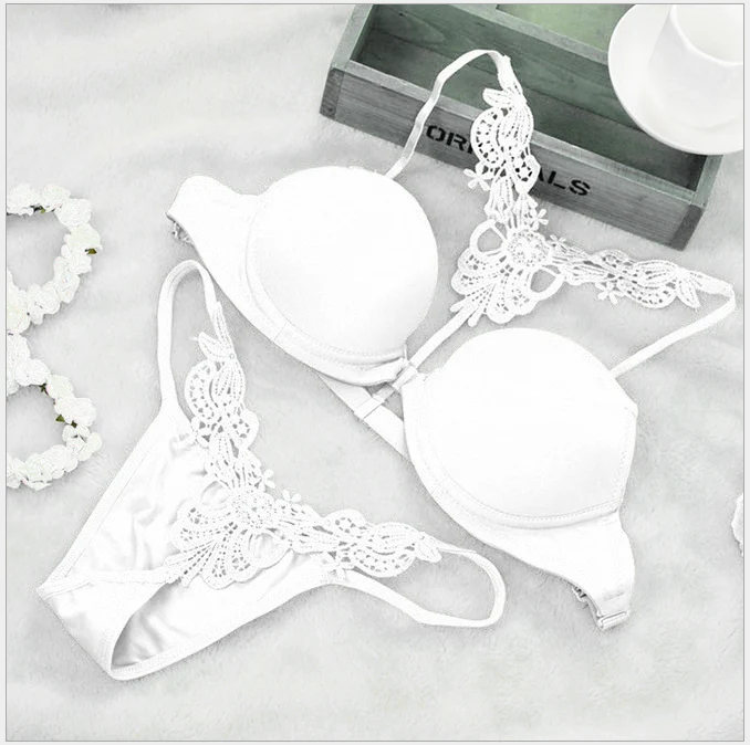 Роскошный черный комплект с бюстгальтером и трусиками удобное соблазнительное