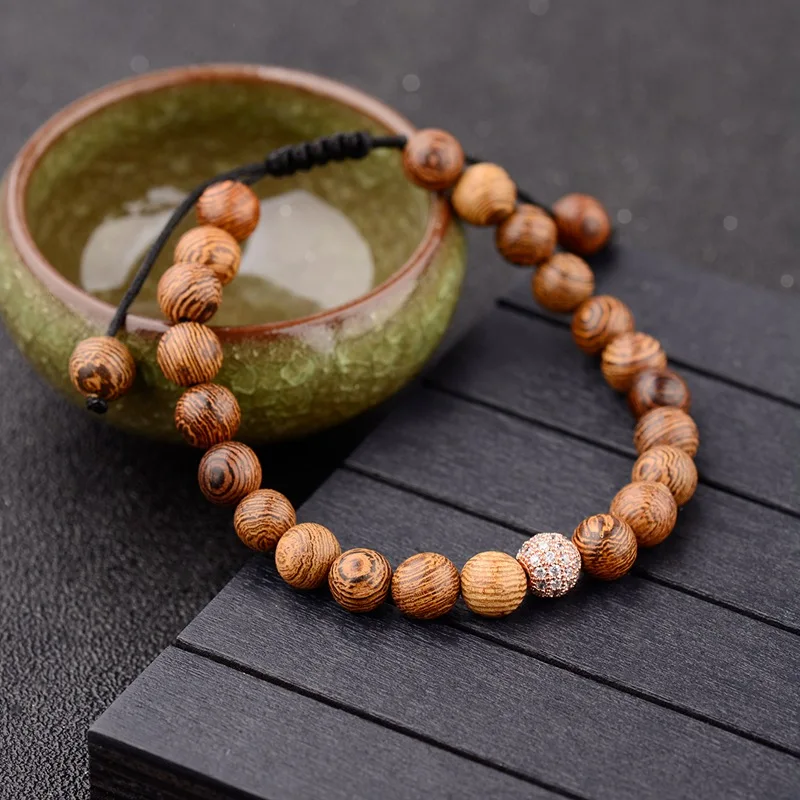 Женский браслет DOUVEI с белым циркониевым шариком натуральный из деревянных бусин