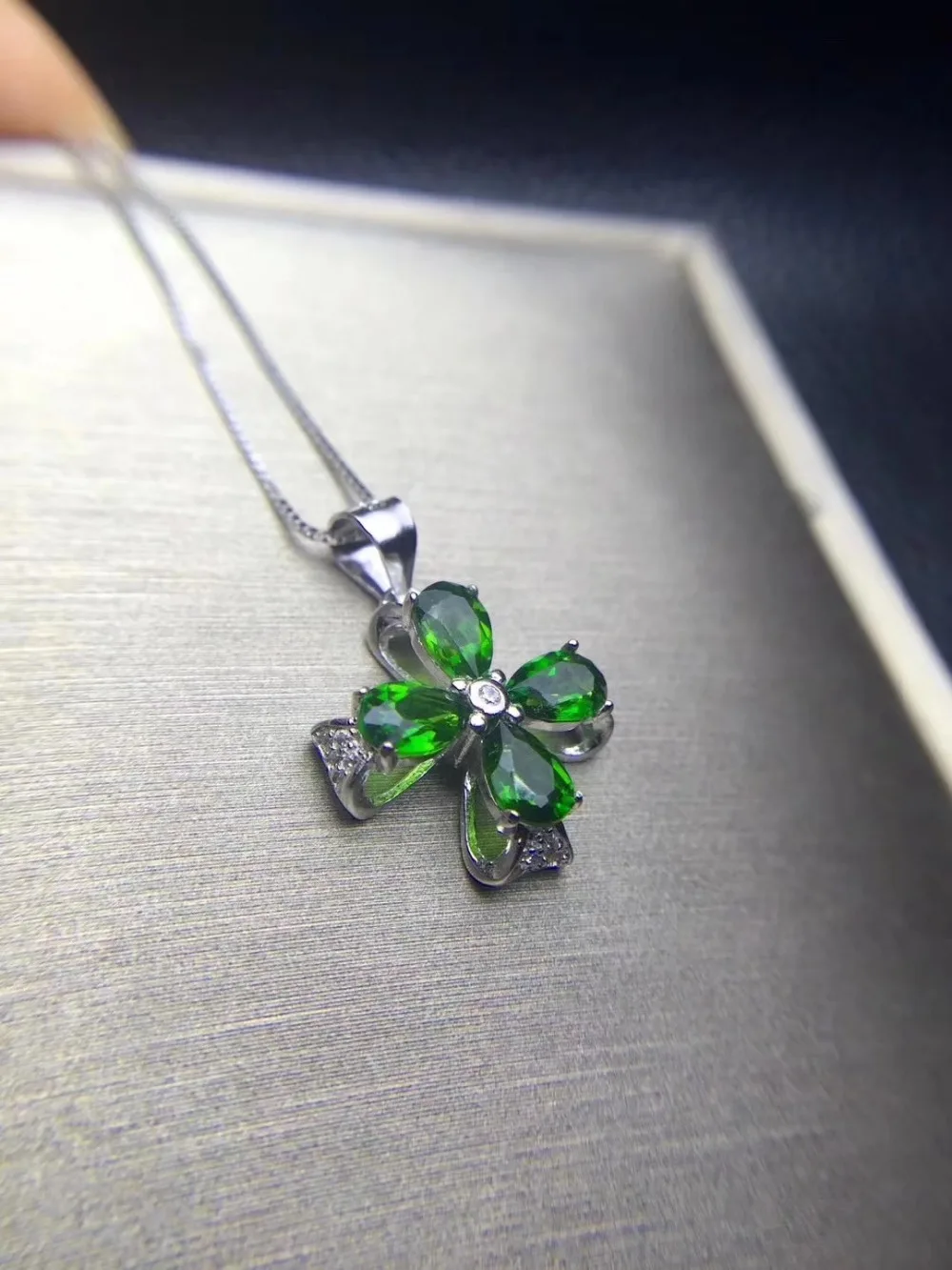 Женский кулон из серебра 925 пробы 4 Х6 мм | Украшения и аксессуары