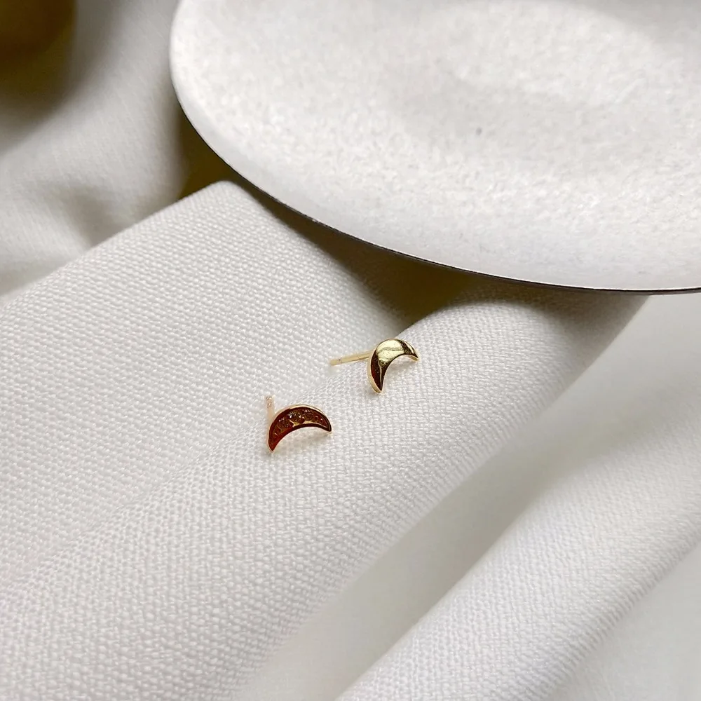 Martick Unique Style MIni Moon Stud Earrings For Fashion Woman 100% 925 Sterling Silver Asymmetry Gold Jewelry GSE43 | Украшения и