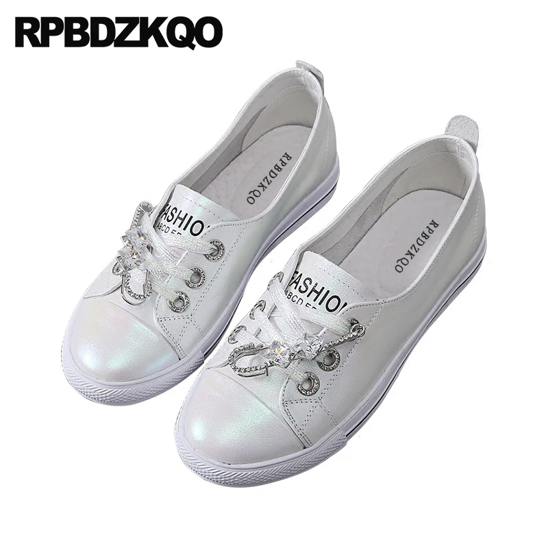 

Crystal Runway Flats Sneakers Diamond Trainers Women Round Toe China Designer Rhinestone Brand Lace Up Ladies Beautiful Shoes