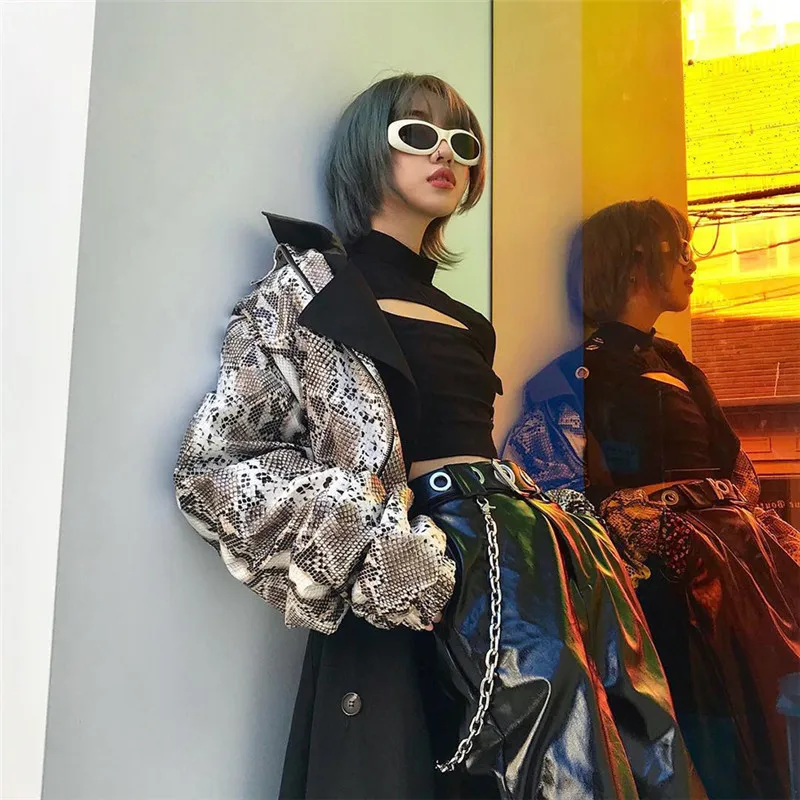 Harajuku черный углубление грудной клетки футболки Для женщин Украшенные