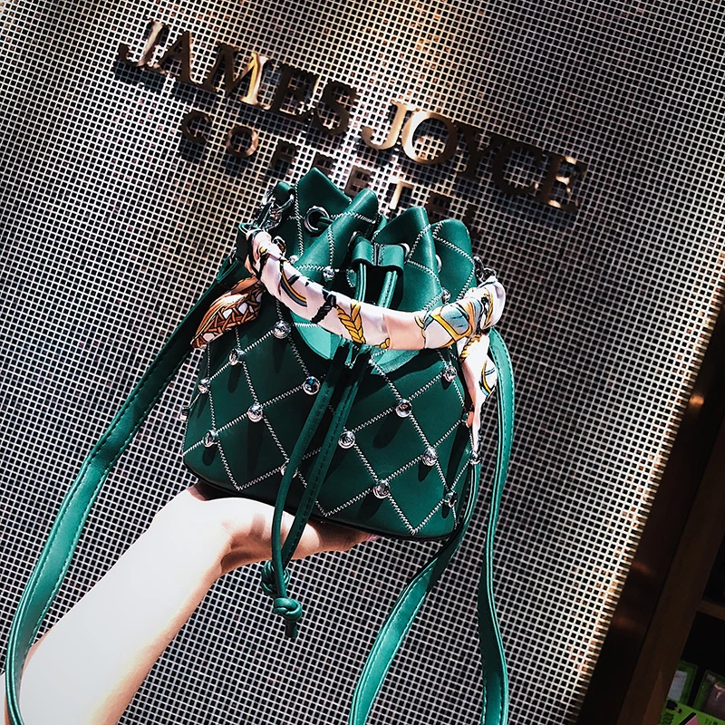 

ETAILL Rivets Plaid Drawstring Bucket Bag Women Fashion PU Leather Shoulder Bags Brand Designer Ladies Crossbody Messenger Bags