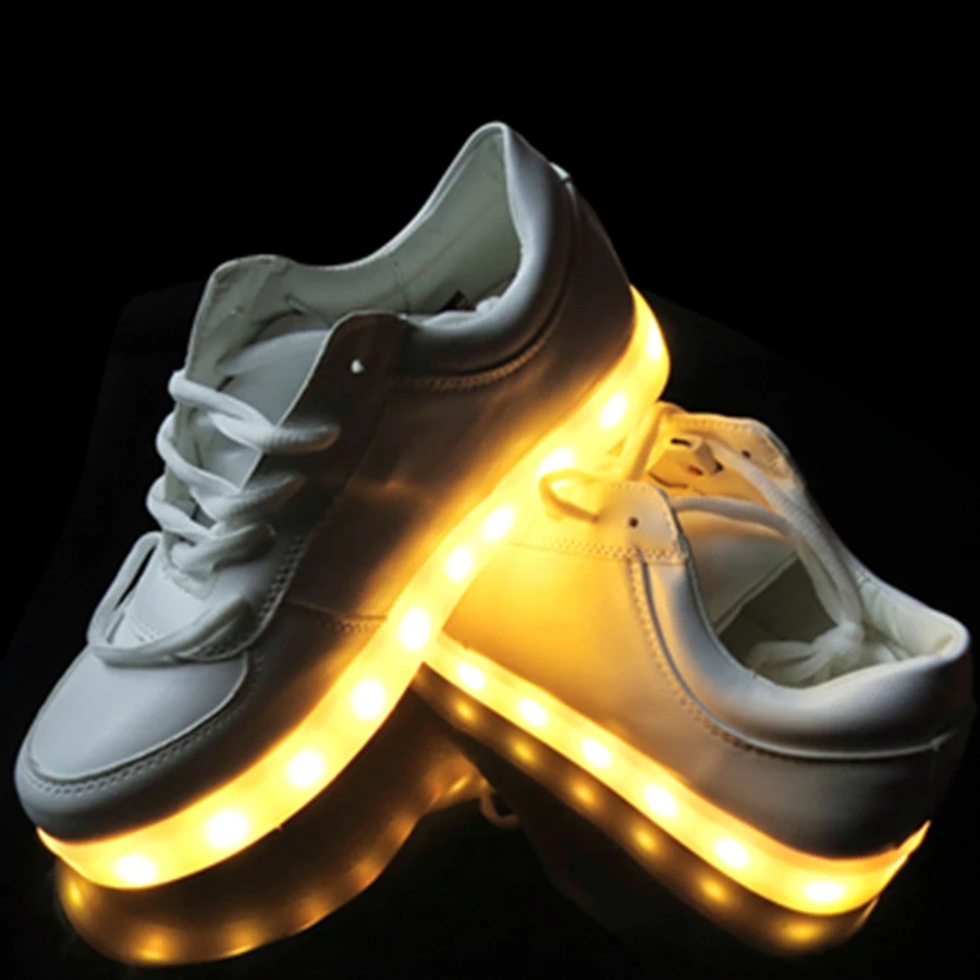 Smart Мигающий Танцы Обувь Для Партии APP Контролируемых и С Музыкой Bluetooth Работает| |