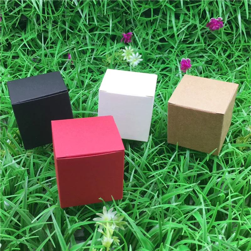 300 шт./лот 5x5x5 см цветной куб с полым сердцем бумажная карта мини коробка для