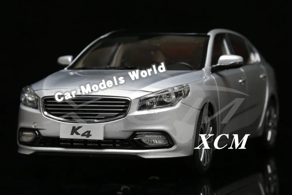Литая под давлением модель автомобиля для K4 1:18 (серебристый) + маленький подарок!|