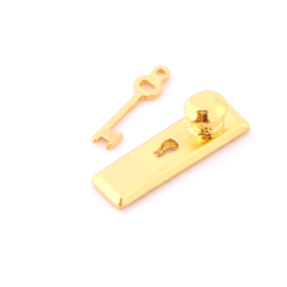 

1 Set 1:12 Gold Metal Door Lock Knocker Miniature Ornament Doll Miniature Hardware Doorplate Key Decor Crafts Gift
