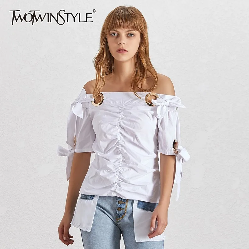 Женская блузка TWOTWINSTYLE с вырезом лодочкой и коротким рукавом бантом рюшами лето
