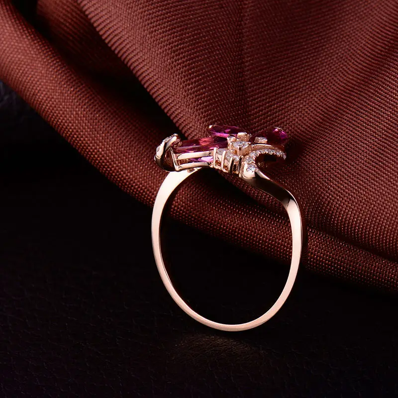 Розовое кольцо с турмалином натуральным бриллиантом 18 К розовое золото