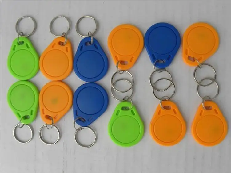 100 шт./лот RFID 125 кГц метки TK4100 Rfid карты ключ Токена Rfid Метка доступа Управление Acceso в едином положении во время занятий легкой атлетикой, 3 цвета смарт-карт ID брелков