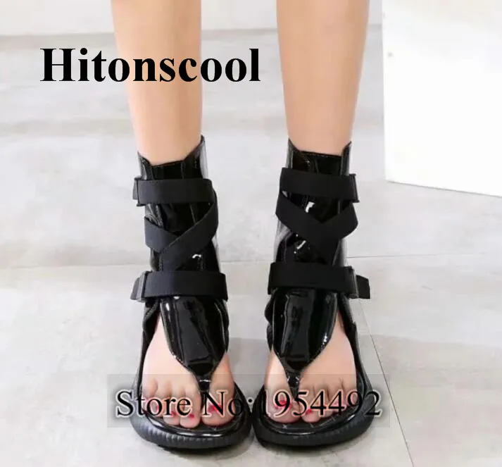 Популярные шлепанцы с пряжкой и ремнем женские сандалии Черная летняя пляжная