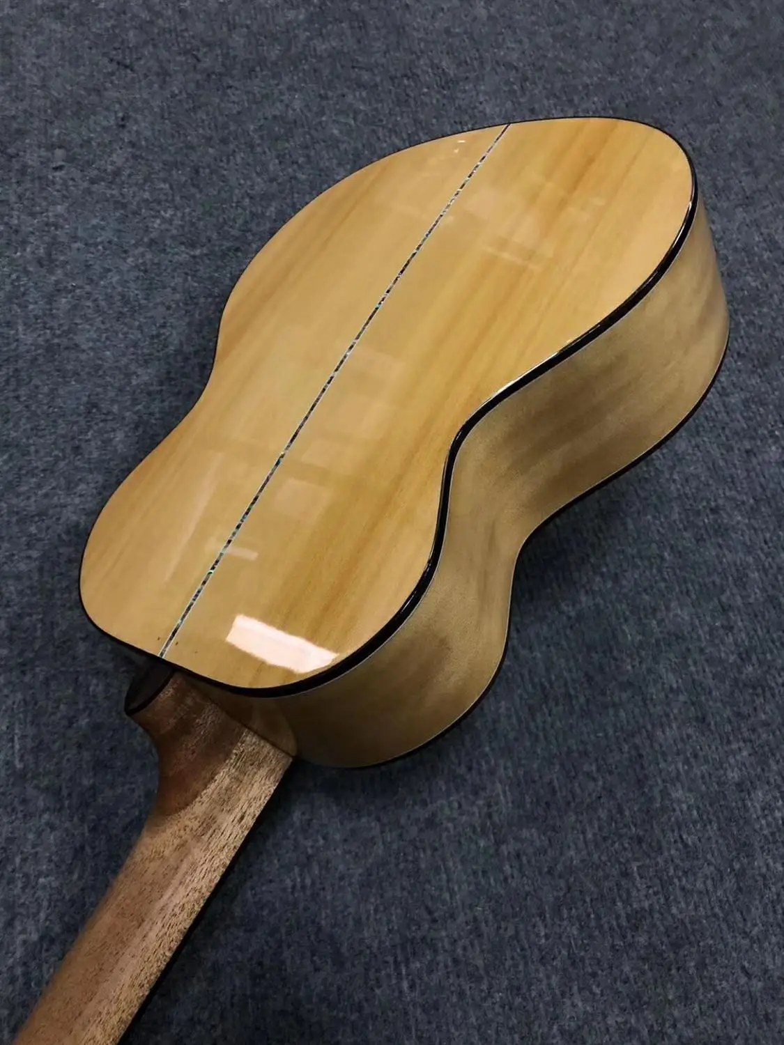 26-дюймовый дуб миниатюрная гитара укулеле-4-string Гитары, настенная панель, цвет очень позитивные