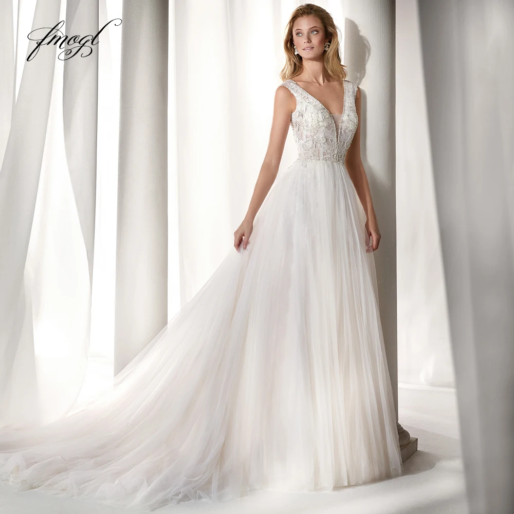 Fmogl свадебное платье Vestido De Noiva, сексуальное, с низким вырезом на спине ТРАПЕЦИЕВИДНОЕ свадебное платье Глубокий V-образным, платье с аппликацией из бисера с длинным шлейфом Свадебное платье, тюль