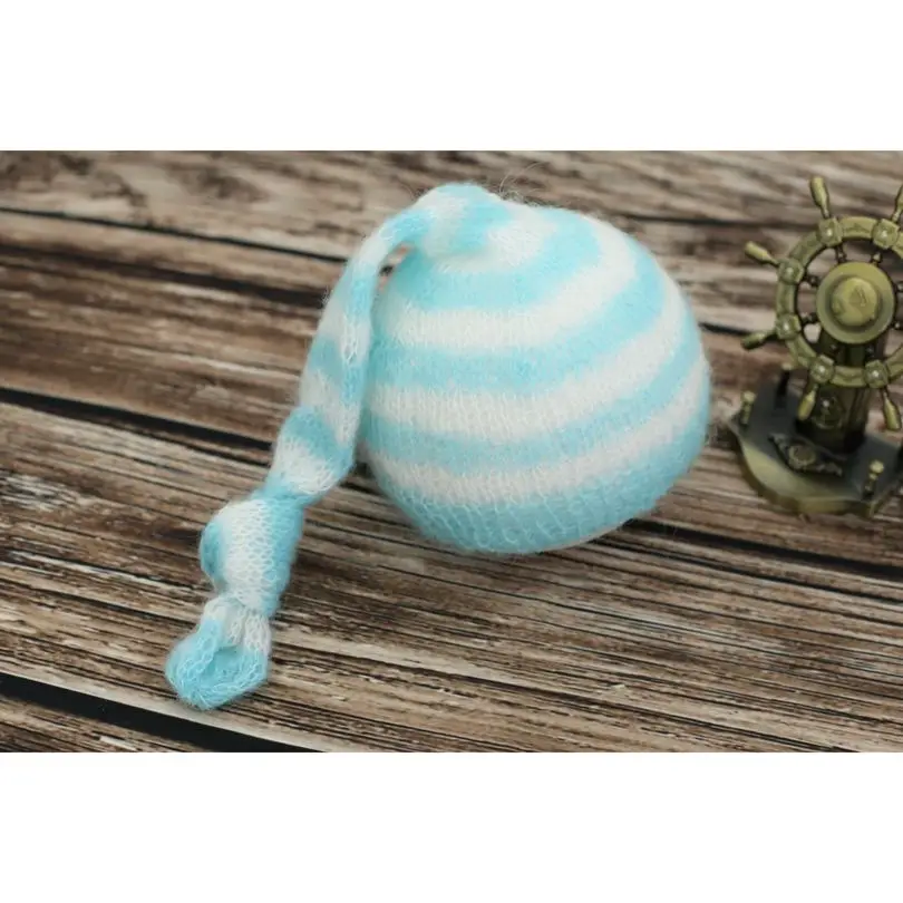 Мохеровая шапочка ручной работы для малышей вязаная крючком маленьких девочек