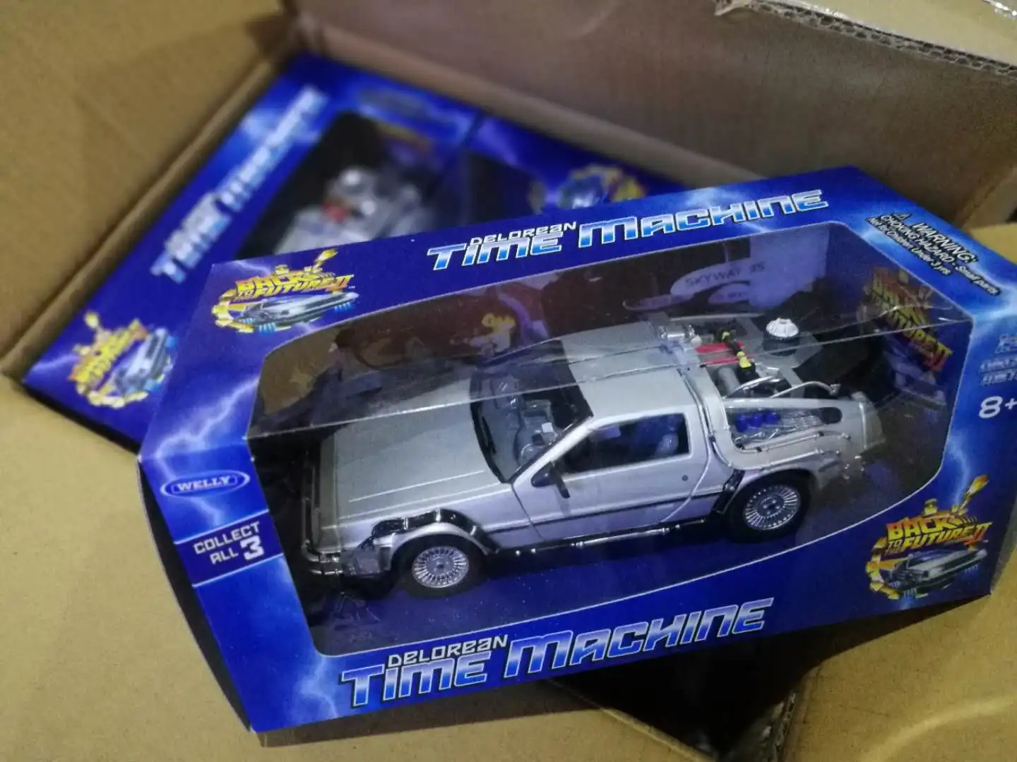 Back to The Future 2 WELLY 1:24 Сплав Классический литья под давлением автомобилей delorean Back to The Future часть 1/2/3 DMC-12 металлическая модель игрушка автомобиля для детей подарки коллекция - Цвет: Back to The Future 2