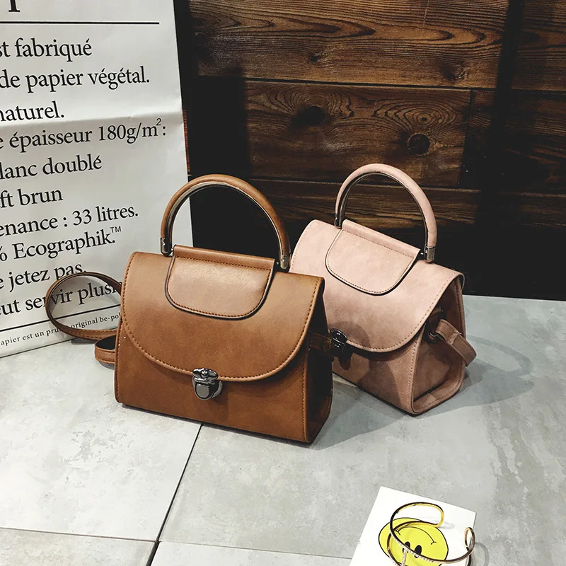 Сумка на плечо женская из искусственной кожи маленький мессенджер через модный