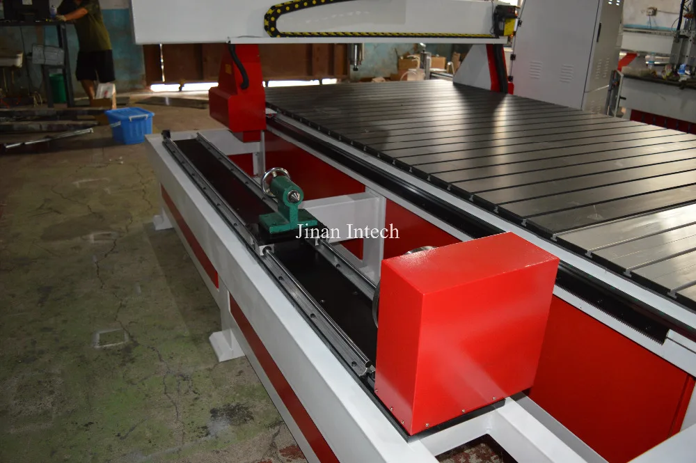Хорошие рабочие усилия с вращающейся 4 й Осью 1325 cnc машина для продажи в Дубае|working