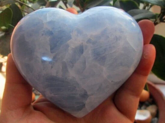 

NATURAL PRETTY CELESTITE QUARTZ CRYSTAL HEART HEALING