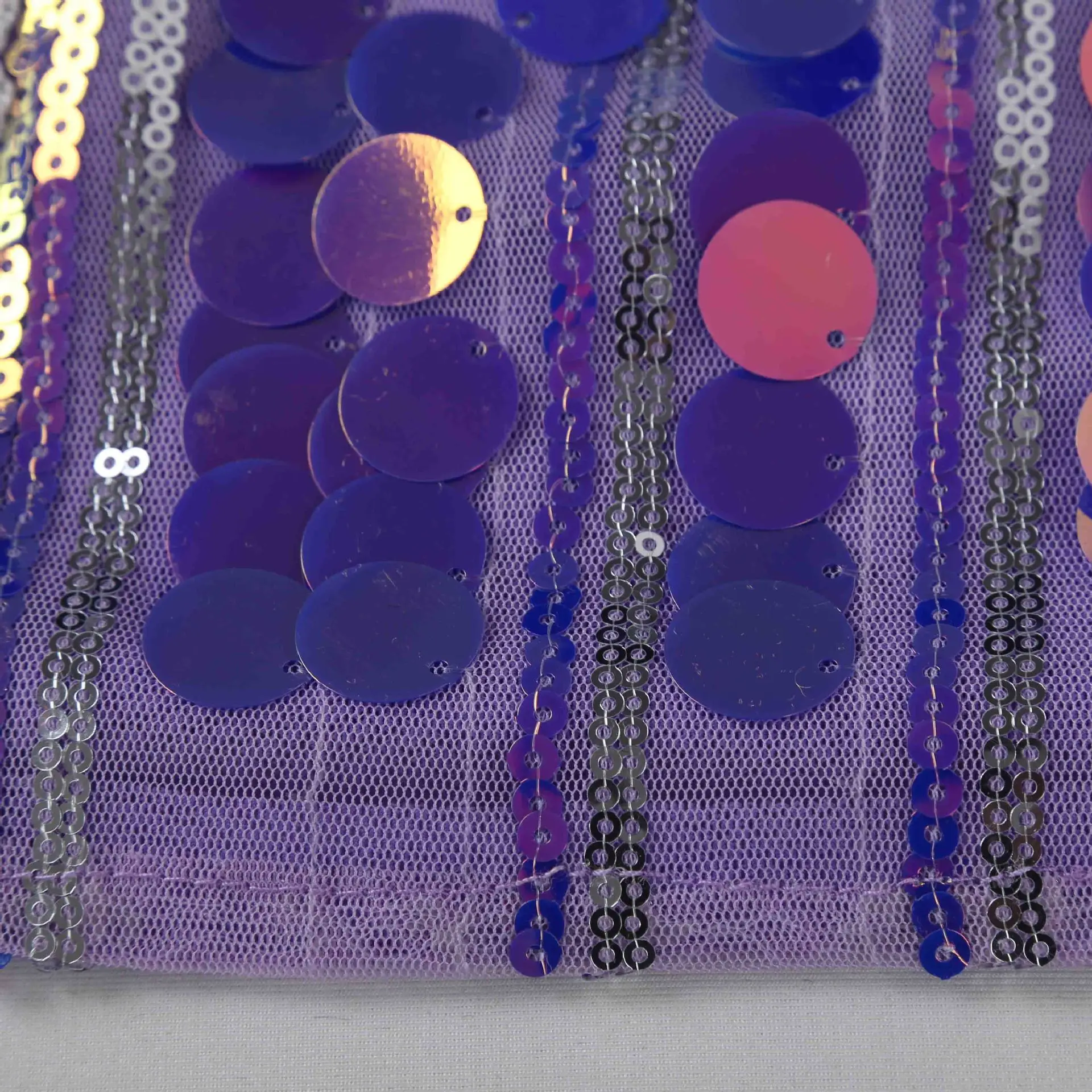 Женское мини-платье в горошек расшитое блестками с круглым вырезом для вечеринок