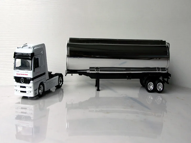Классический игрушечный автомобиль Mercedes 1/43| |