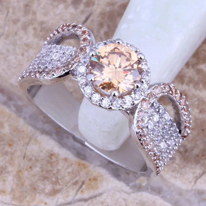 Изысканное серебряное кольцо цвета морганита шампанского с белым кубическим