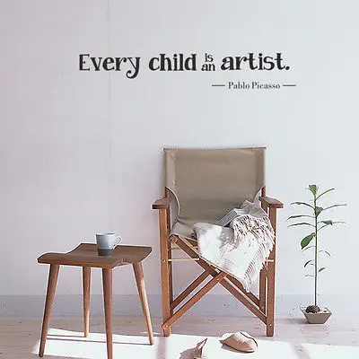 Каждый ребенок художник на английском языке Пикассо письмо наклейки стену с