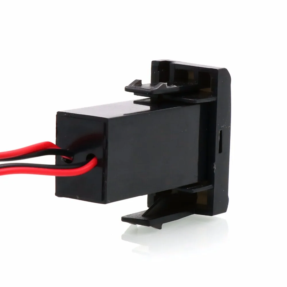 Специальное автомобильное зарядное устройство 2.1A 1.2A 2x с USB интерфейсом для