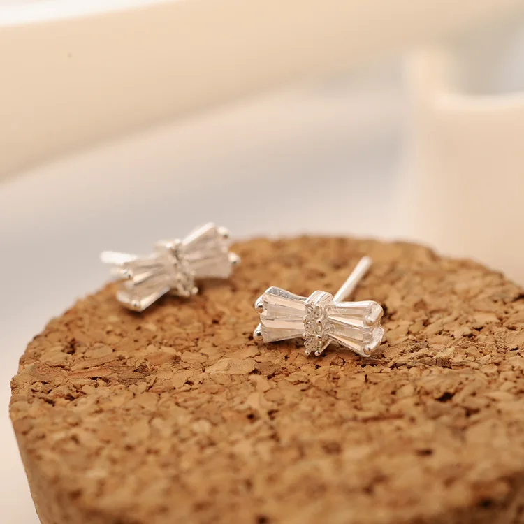 Женские серьги в форме банта | Украшения и аксессуары