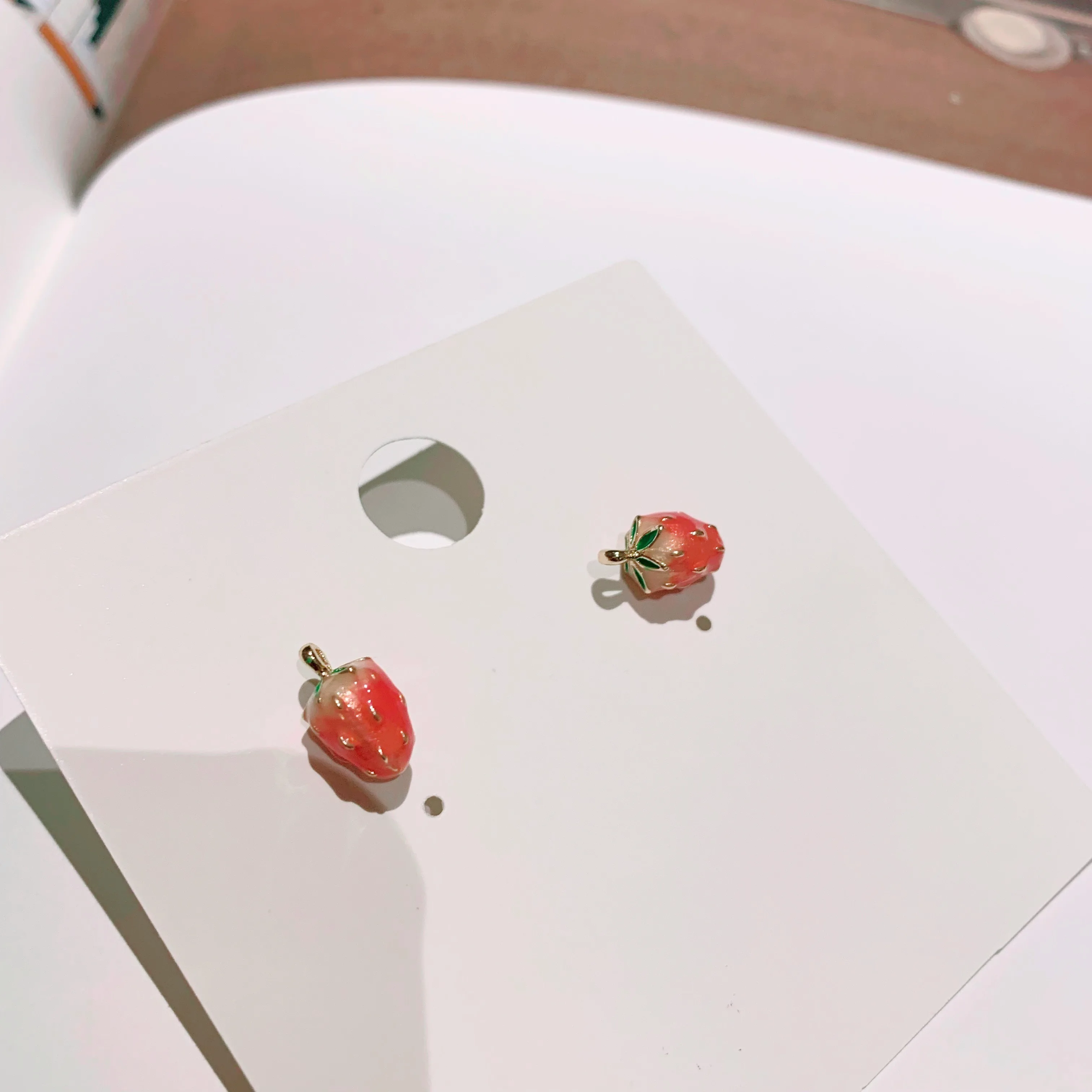 Новые милые серьги с фруктами и клубникой Neatear изысканные маленькие женские