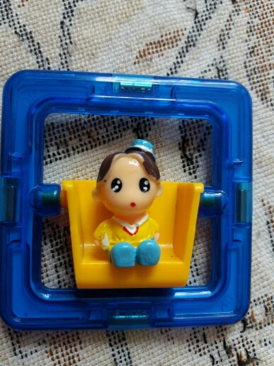 40 шт. Магнитная строительные блоки с куклы и большой одно колесо просветить