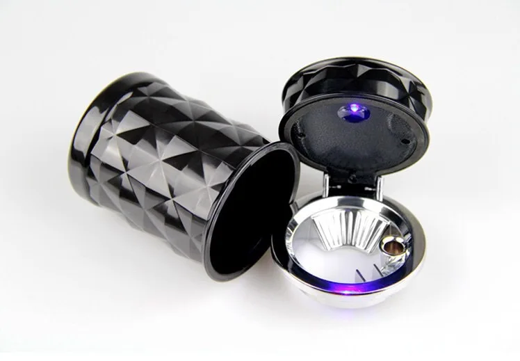 

CHIZIYO Luxury Portable LED Light Ashtray Universal Black White Diamond Ashtray