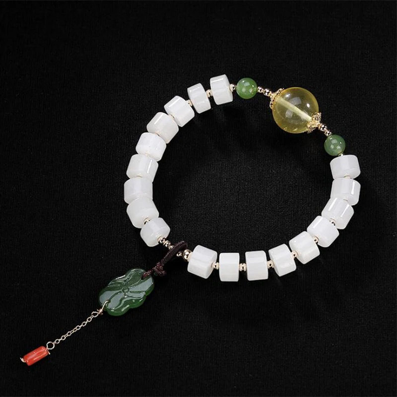 Женский браслет с натуральным камнем из белого нефрита и пчелиного воска 100%