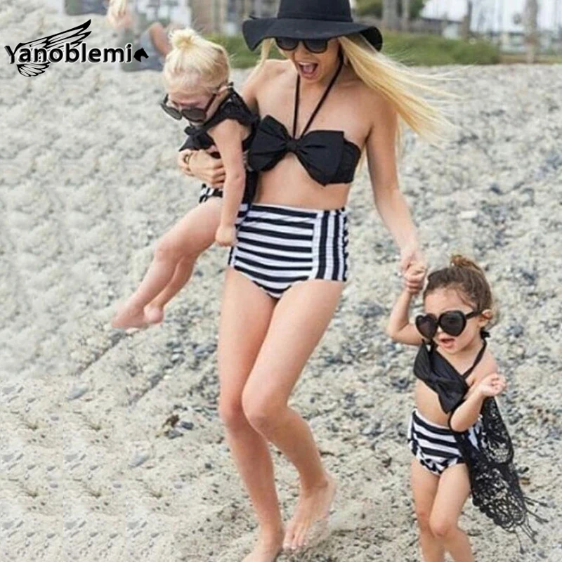 Мама дочка одинаковые семья купальники лето в полоску с бантом бикини дети обувь