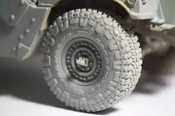 Масштаб 1/35 США миниатюрные шины Hummer Модель из смолы модель бесплатная