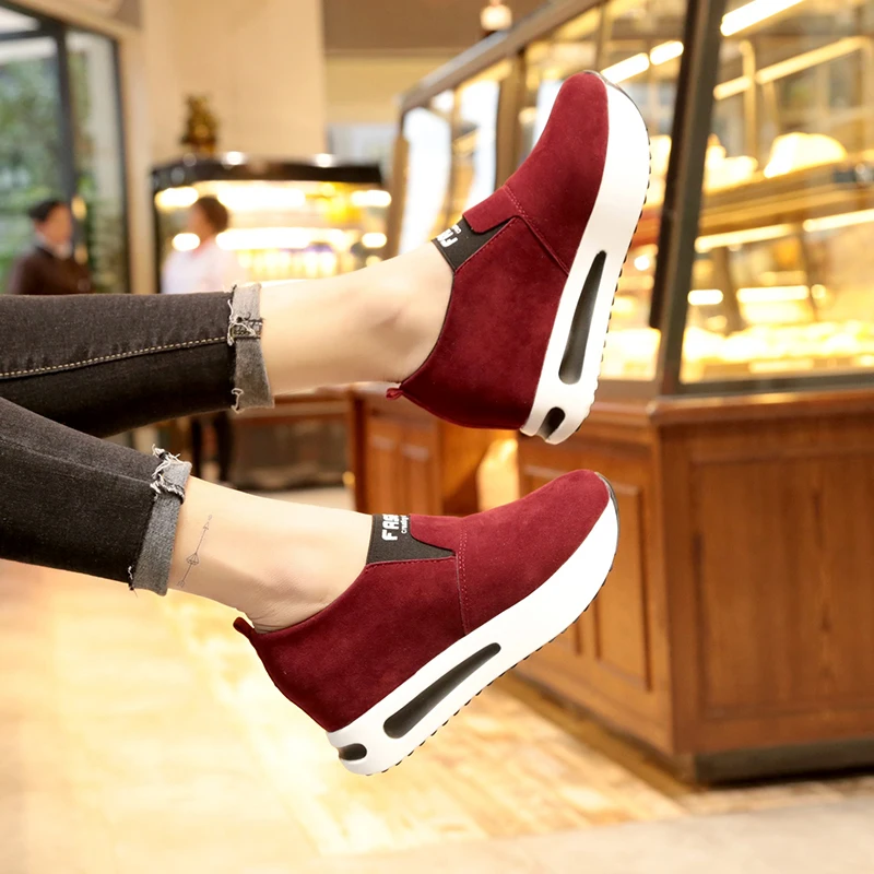 Женские кроссовки на танкетке повседневная обувь женские модные туфли платформе