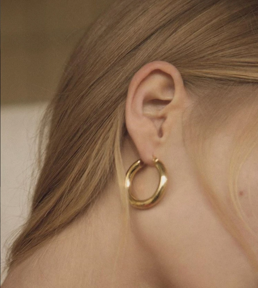 Настоящие круглые крошечные серьги кольца из желтого золота 18 карат однотонные