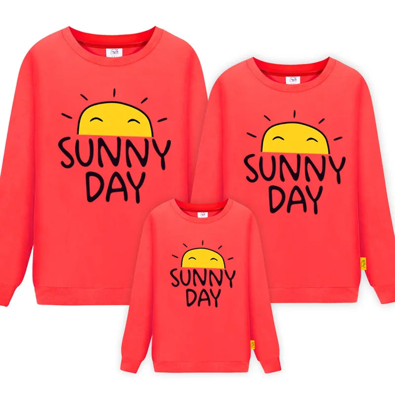 Одинаковые комплекты для семьи зима 2017 рождественские одежды мамы и дочки одежда