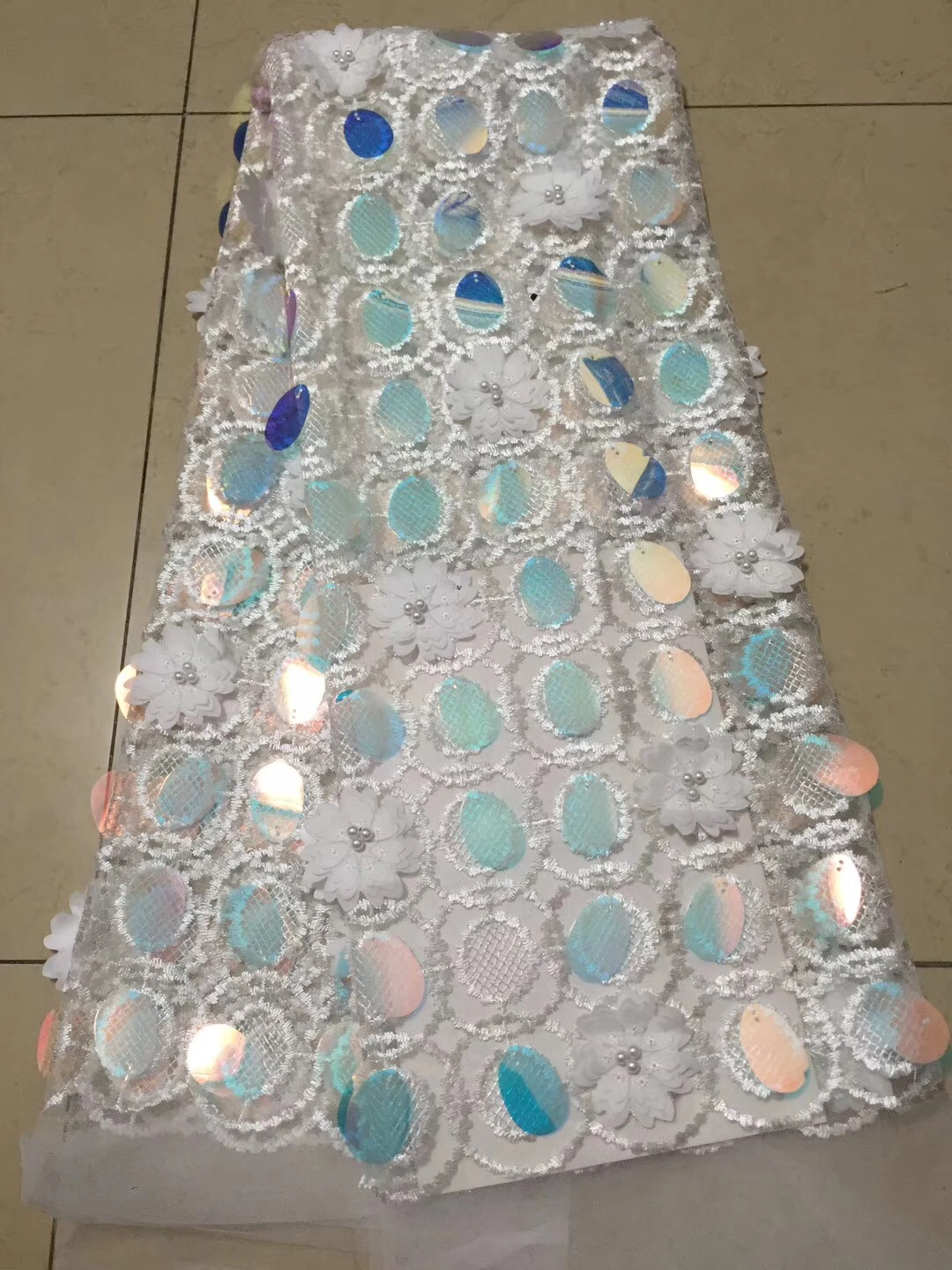 

Оптовая цена, 3d Цветочный дизайн, французская кружевная ткань, высокое качество, Белый африканский тюль, кружевная ткань, 3d Цветочные бусины...